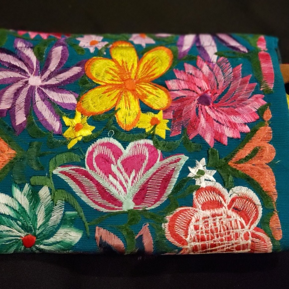 Embroidered artisan clutch with Tassels NEW! - Picture 3 of 3
